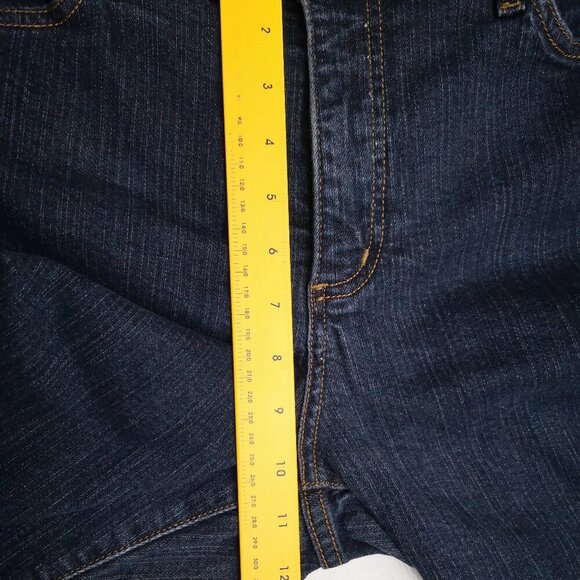 NYDJ Premium Denim Ladies Size 12 Medium Wash Jean Capri Pants - Picture 12 of 13